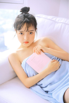 美女的太极剑表演视频